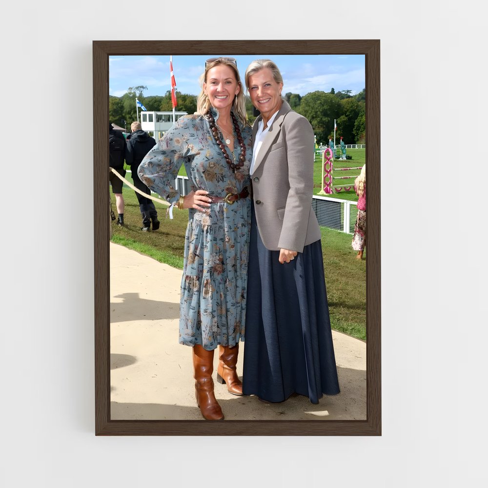 ap-sophie duchess of edinburgh-3 cadre Bois foncé