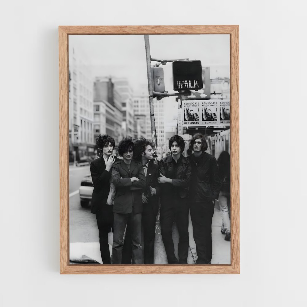 ap-the strokes-1 cadre Bois clair
