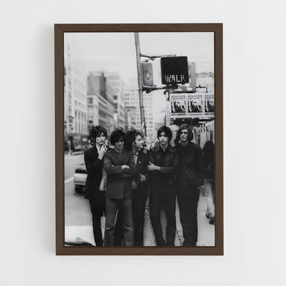 ap-the strokes-1 cadre Bois foncé