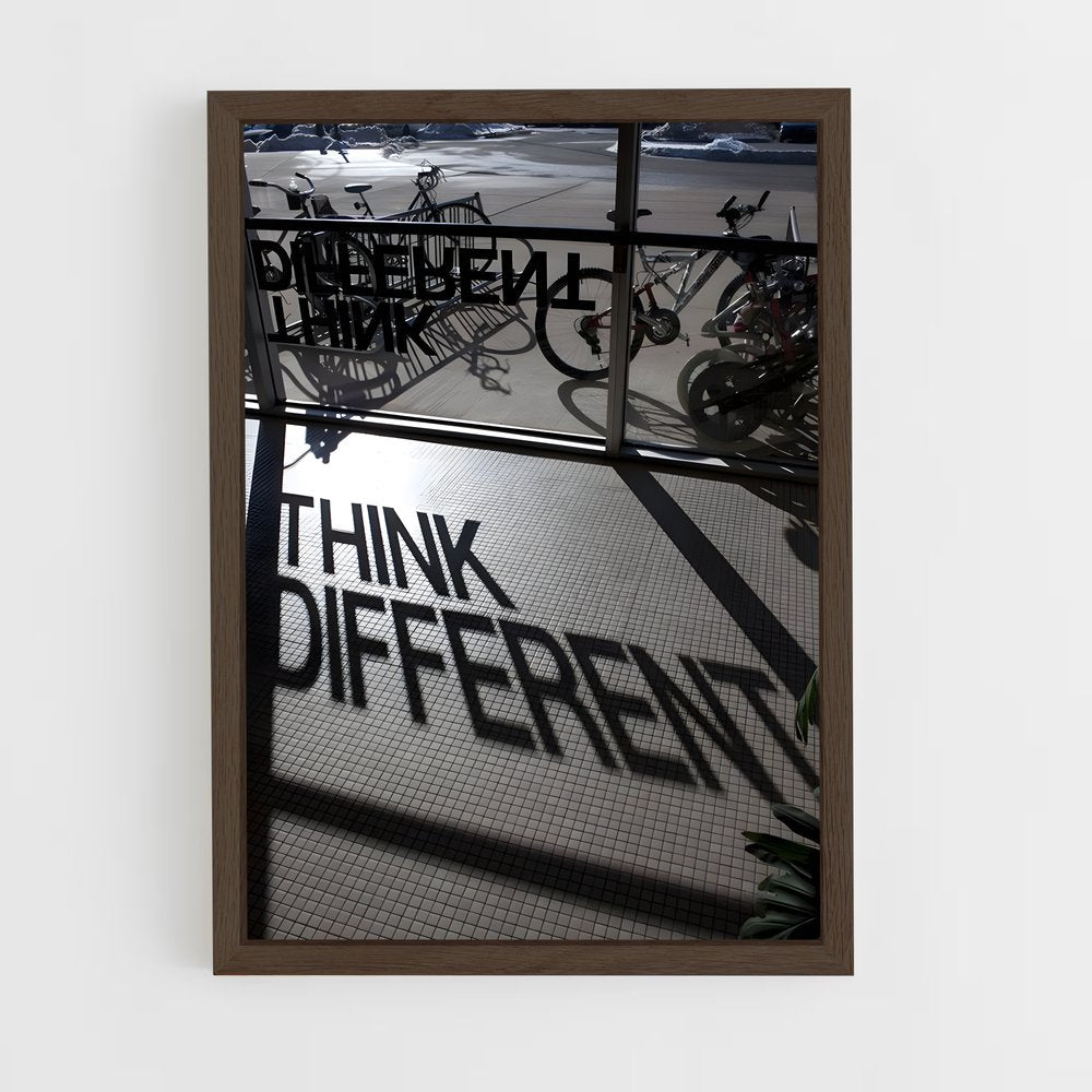 ap-think different-5 cadre Bois foncé