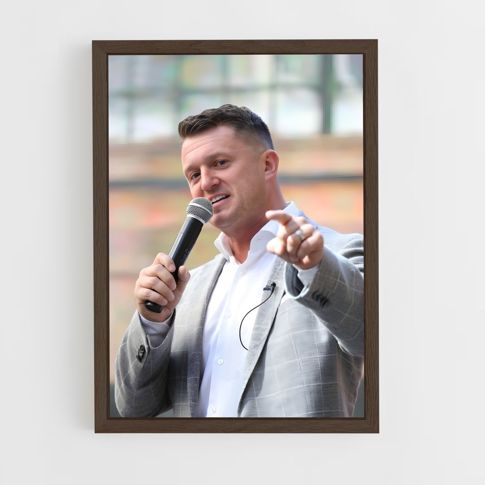 ap-tommy robinson-1 cadre Bois foncé