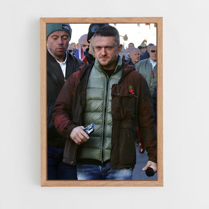 ap-tommy robinson-2 cadre Bois clair
