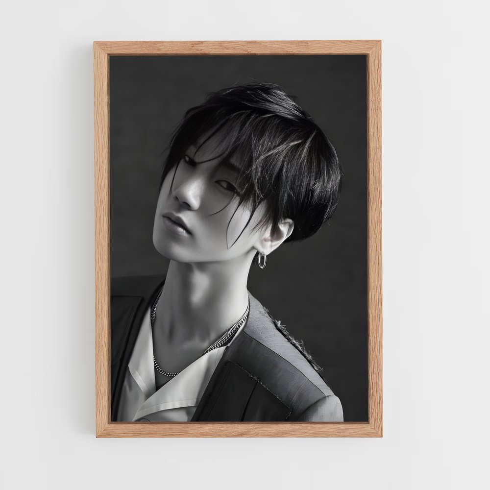 ap-yesung-7 cadre Bois clair