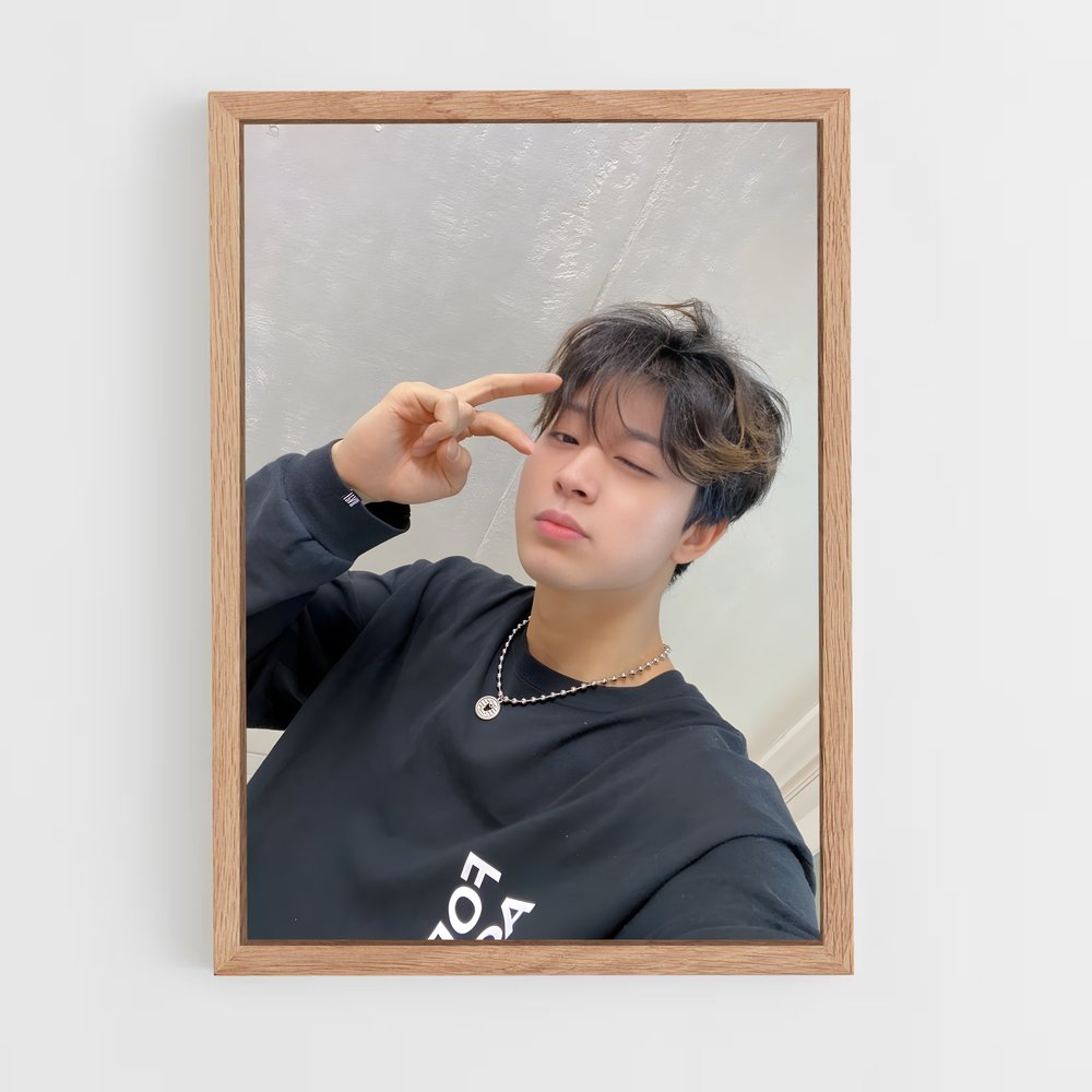 ap-yunhyeong-7 cadre Bois clair