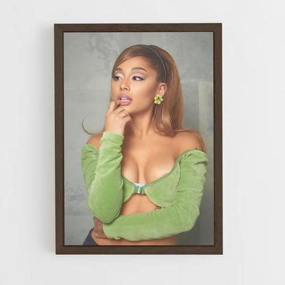 ariana-grande-7 cadre Bois foncé